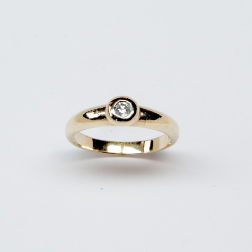9ct Gold Diamond Ring